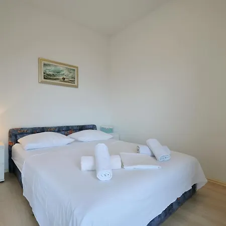 Smokvica, Apartman